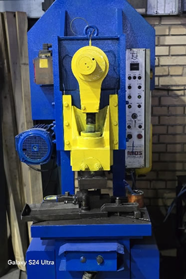 35 ton press Image