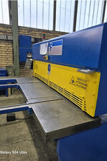 Hydraulic Cutting machine Image